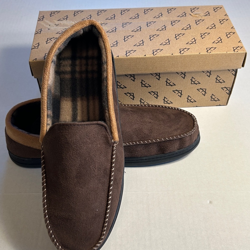 NIB Men’s Indoor Outdoor Brown/Tan Plaid Lined Slippers Size XL (11-12)